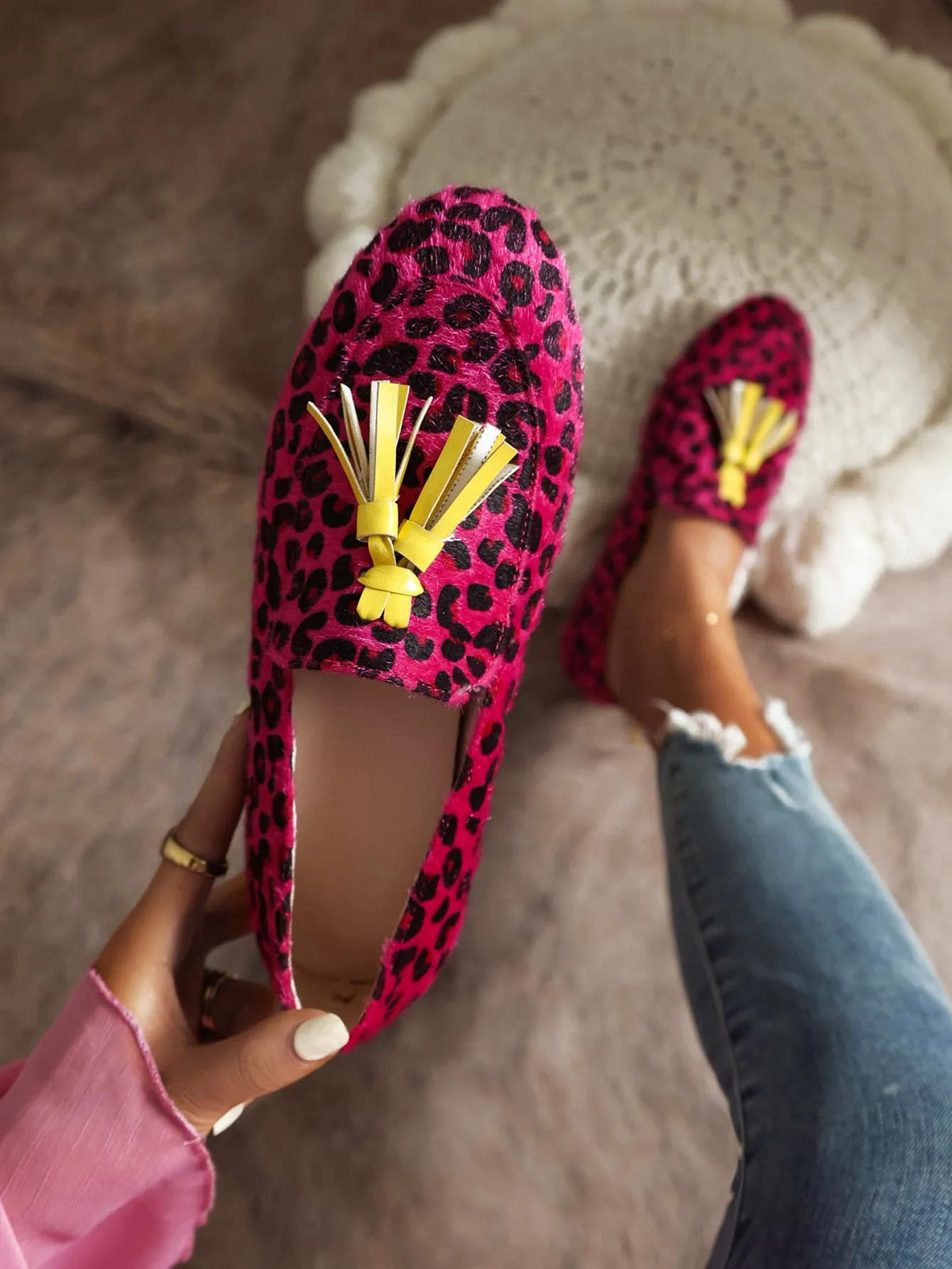 Lässige Slipper mit Leopardenmuster, Farbblock-Design und Fransenbesatz