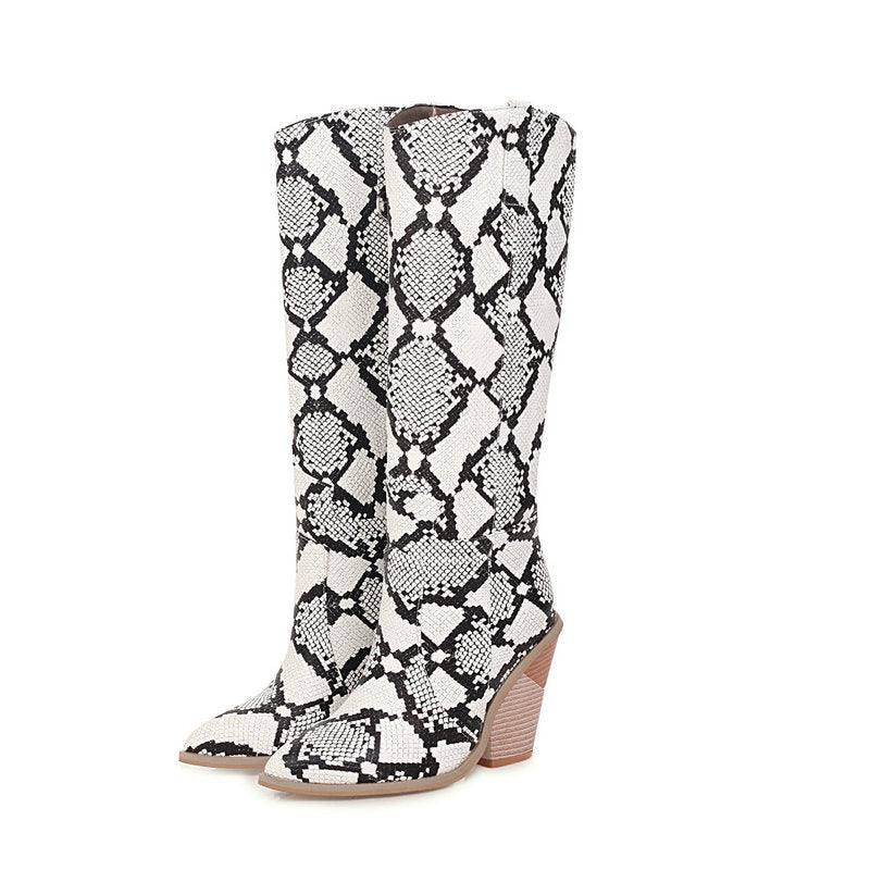 Chaussures mi-mollet compensées en cuir verni à motif python