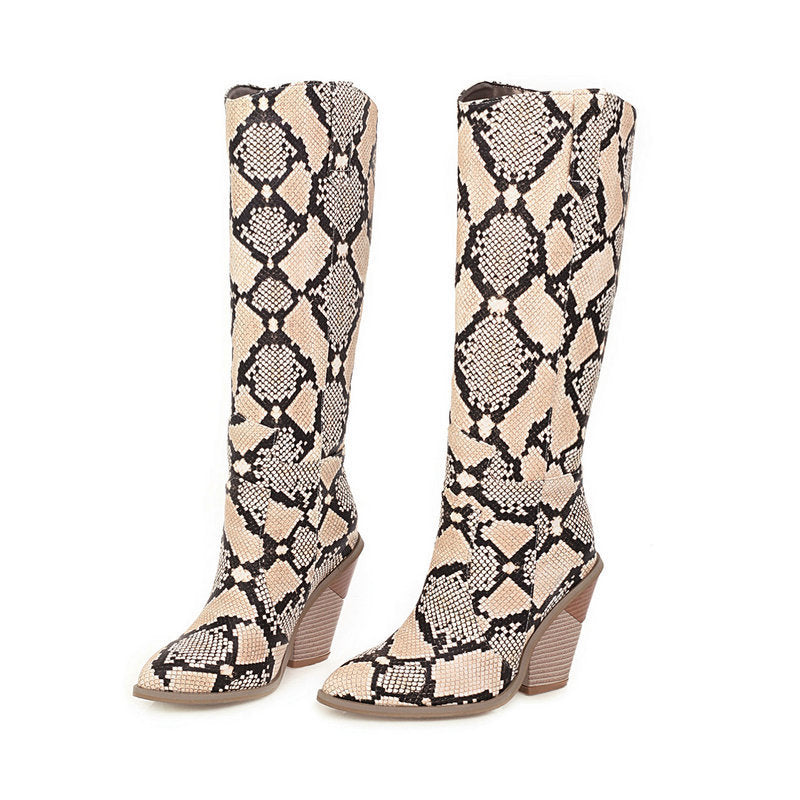 Chaussures mi-mollet compensées en cuir verni à motif python