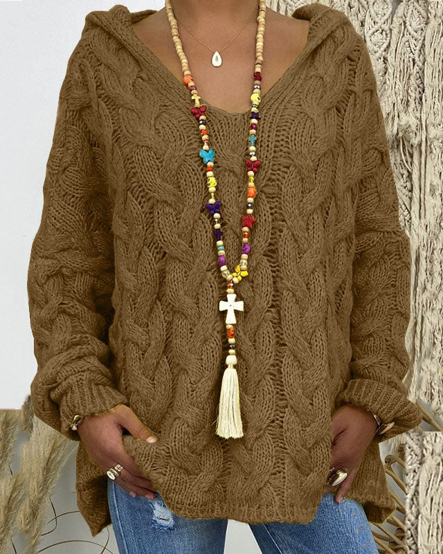 Pull ample à capuche torsadé en maille épaisse