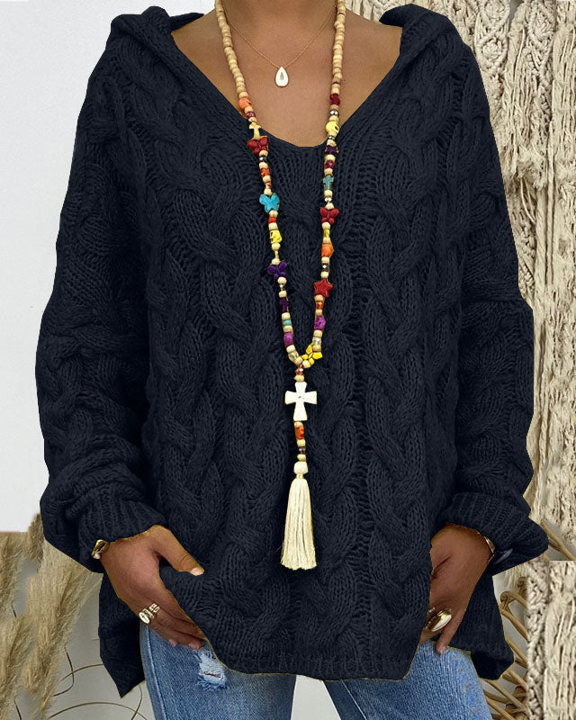 Pull ample à capuche torsadé en maille épaisse