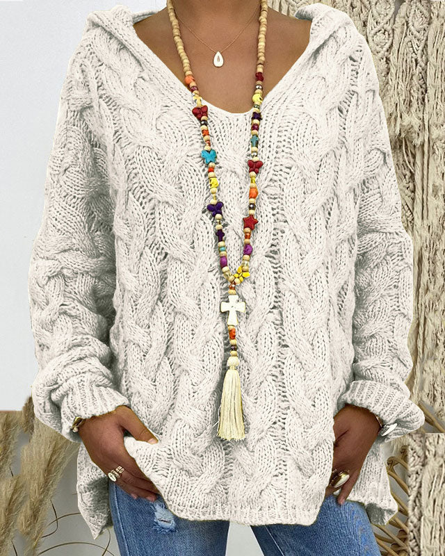 Pull ample à capuche torsadé en maille épaisse