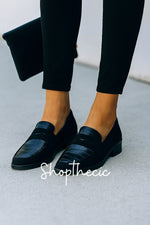 Crocodile pattern black mary jane shoes