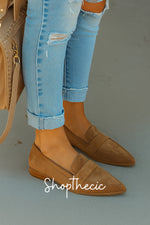 Preppy Wildlederschuhe mit niedrigem Absatz und spitzer Zehenpartie