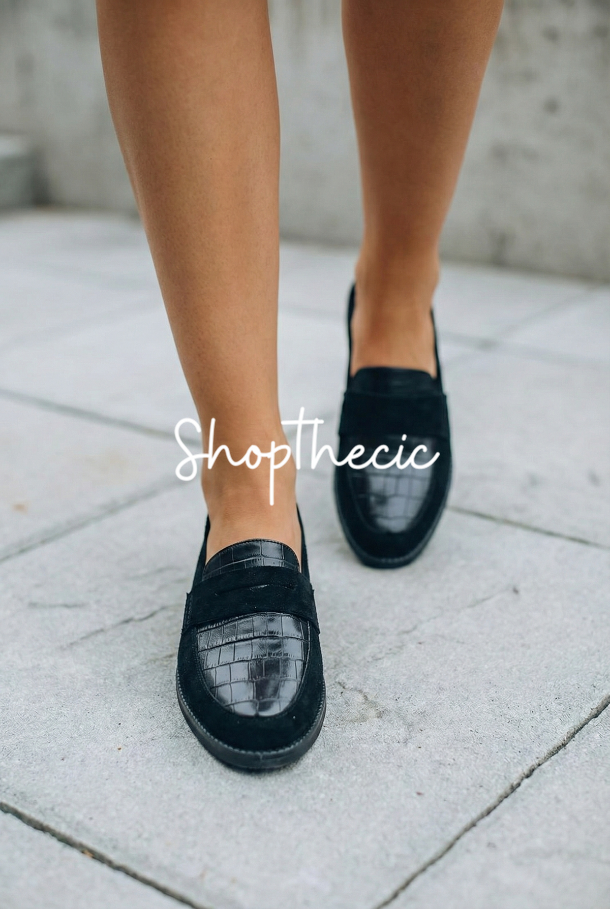 Crocodile pattern black mary jane shoes