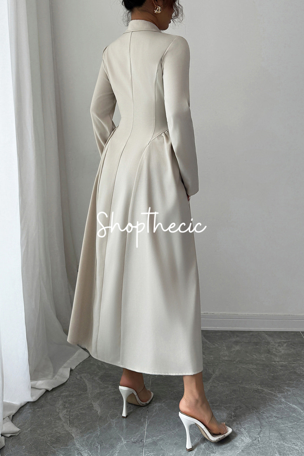 Elegant apricot deep V-neck collared long-sleeved dress