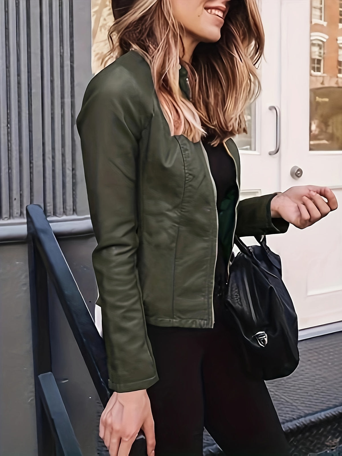 Feste Jacke aus Kunstleder mit Reißverschluss vorne