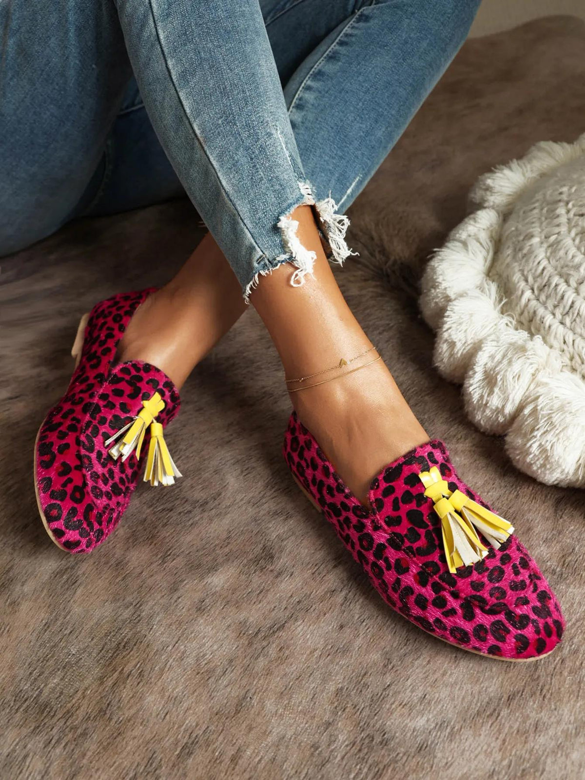 Lässige Slipper mit Leopardenmuster, Farbblock-Design und Fransenbesatz
