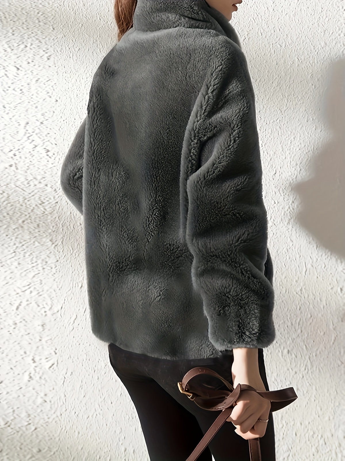 Langärmliger Teddymantel mit Kordelzug und Reißverschluss