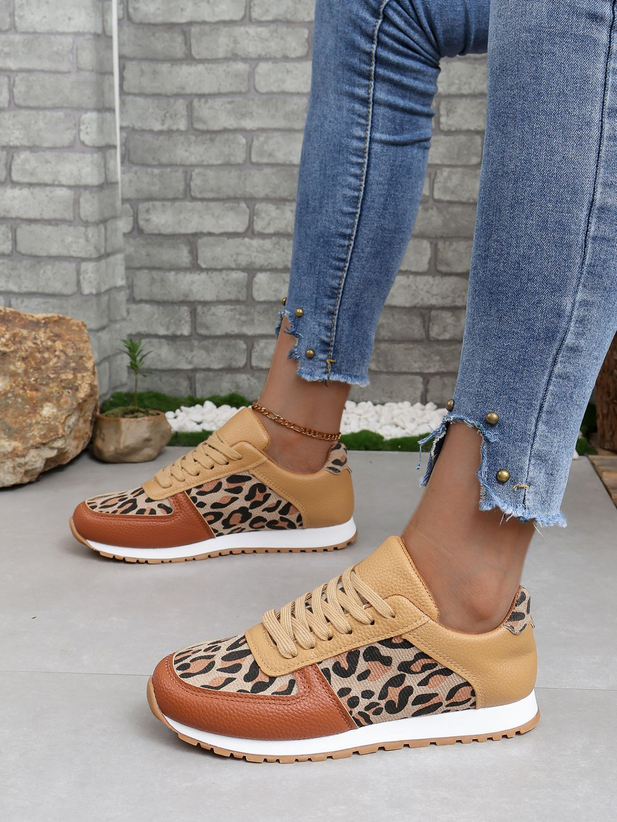 Lace-Up flat shoes with TPR Sole All-Season Leopard Print sneakers