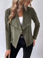Kurze Jacke mit langem Arm und Wildlederkragen