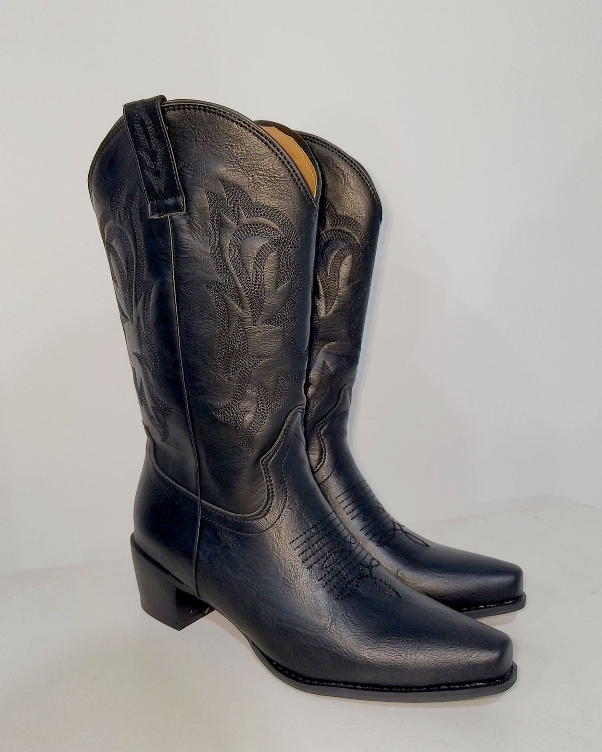 Bottes western à bout pointu et talon moyen brodées