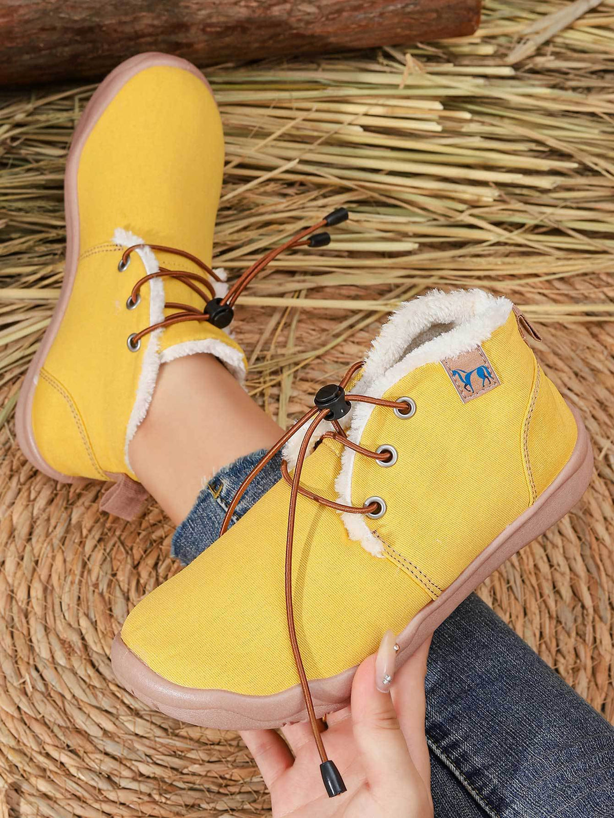 Convenient lacing system plush soft rubber sole snow boots