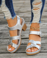 Sandales à talons épais avec coutures et boucle en métal