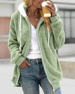 Lockere Plüschjacke mit Reißverschluss und Kapuze