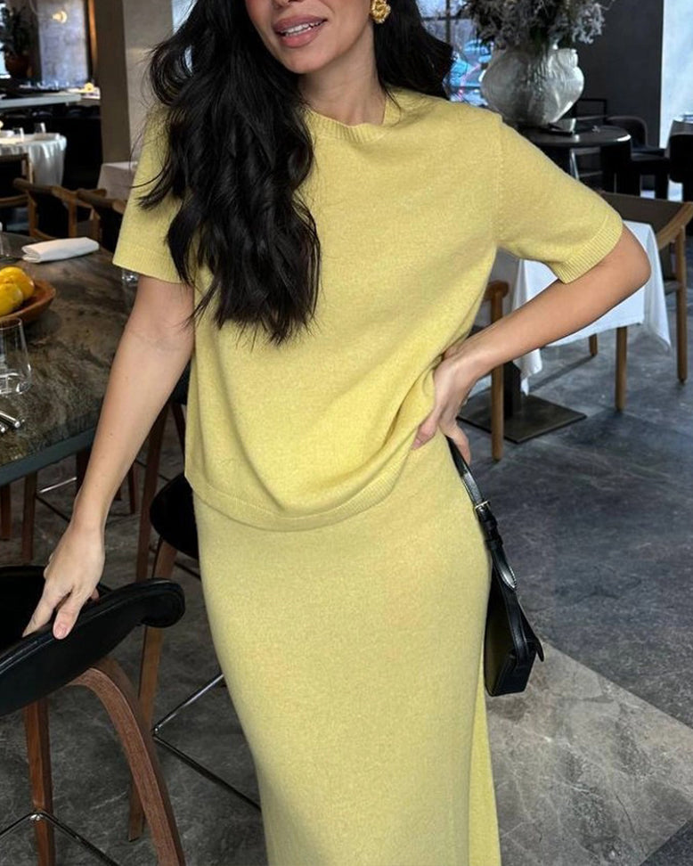 Commuting simple knitted short-sleeved skirt suit