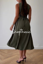 Round neck sleeveless single-breasted fitted waist belted maxi dress