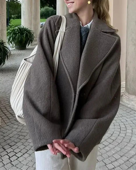 Double-breasted wool lapel long-sleeved cropped coat