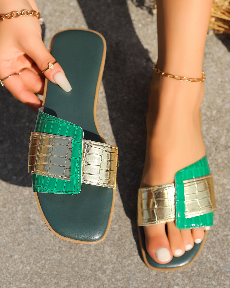 Sandales plates à bout carré en cuir verni à blocs de couleurs