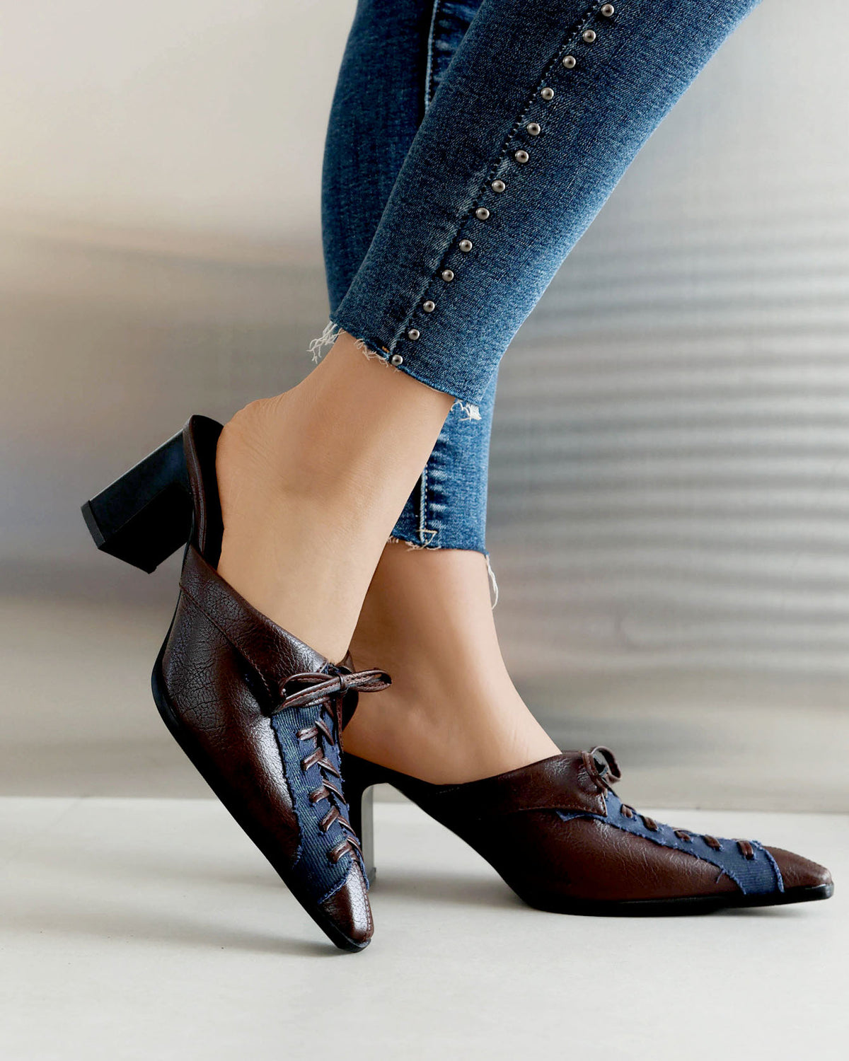 Square high heel pointed toe lace-up stitching mules