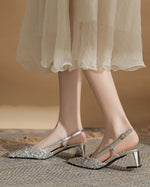 Sandalen mit Pailletten, quadratischer Zehenpartie und klobigem Absatz