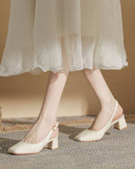 Sandalen mit klobigem Absatz, Riemen an der Rückseite und quadratischer Zehenpartie