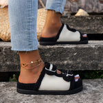 Pantoufles en fourrure à boucle et semelle épaisse en velours