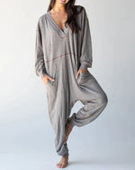 Jumpsuit mit V-Ausschnitt, breitem Revers und tiefem Schritt