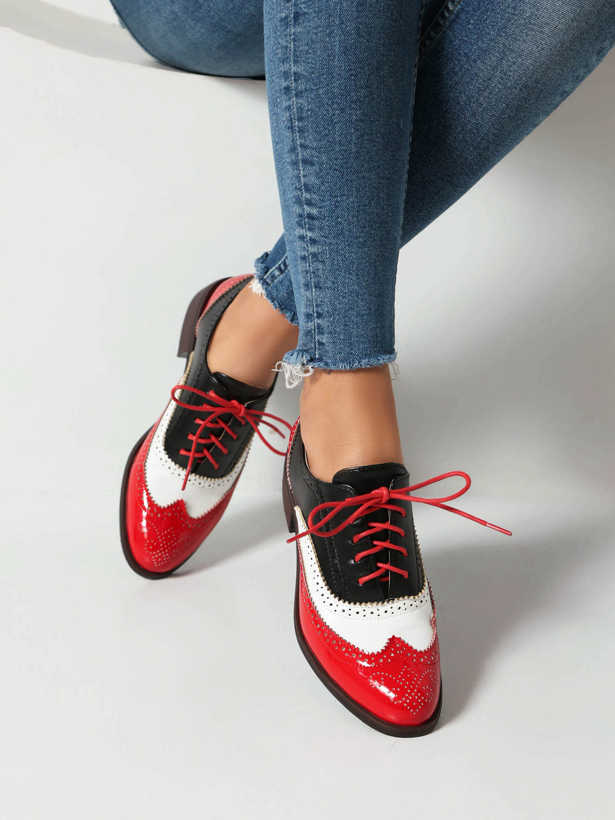 Retro British color-blocked lace-up brogues