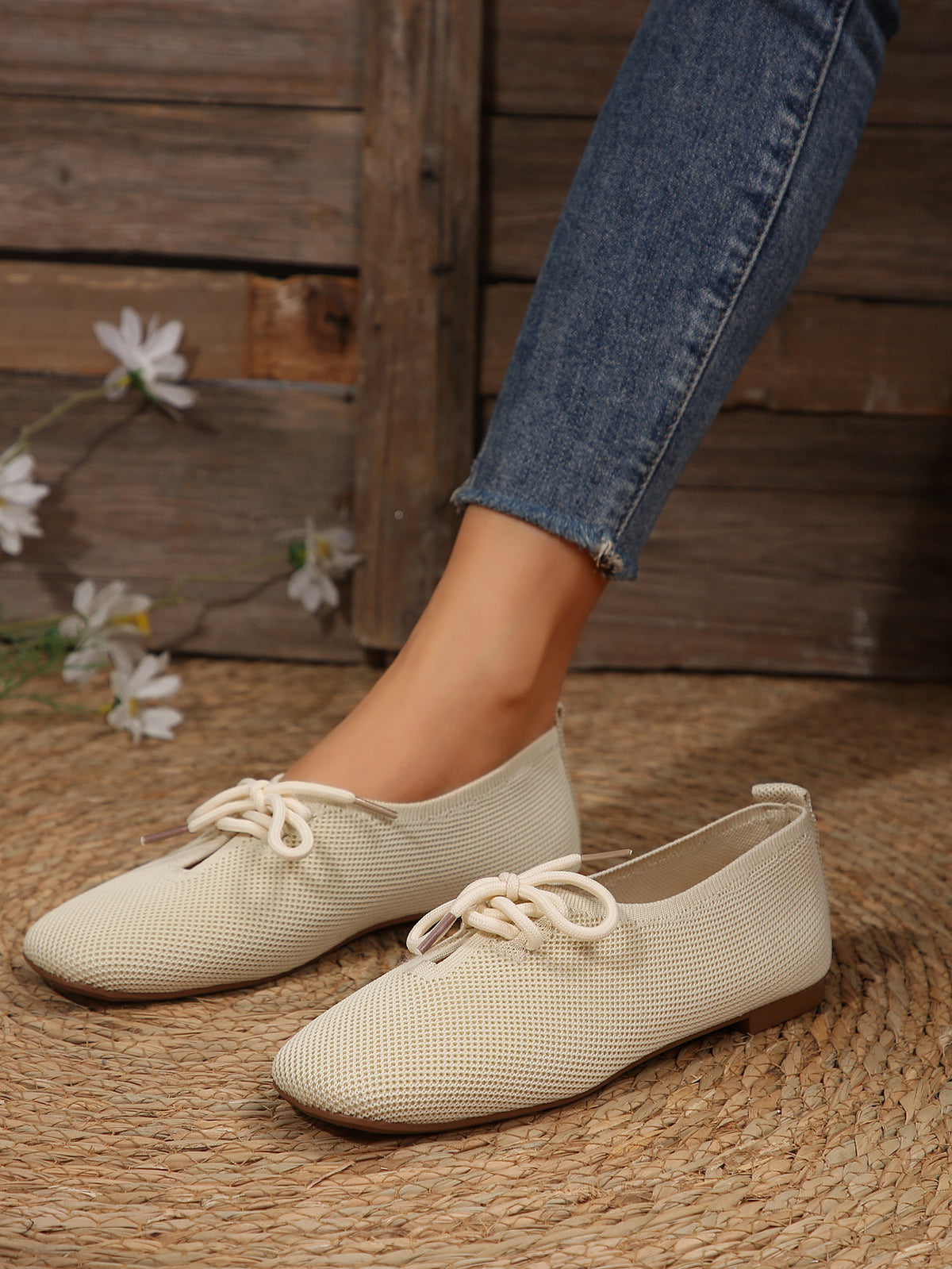 Mesh breathable round toe lace-up flat shoes