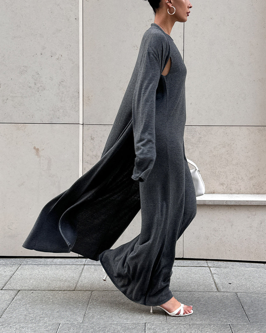 Set aus langer gestrickter Langarm-Strickjacke und Strapskleid