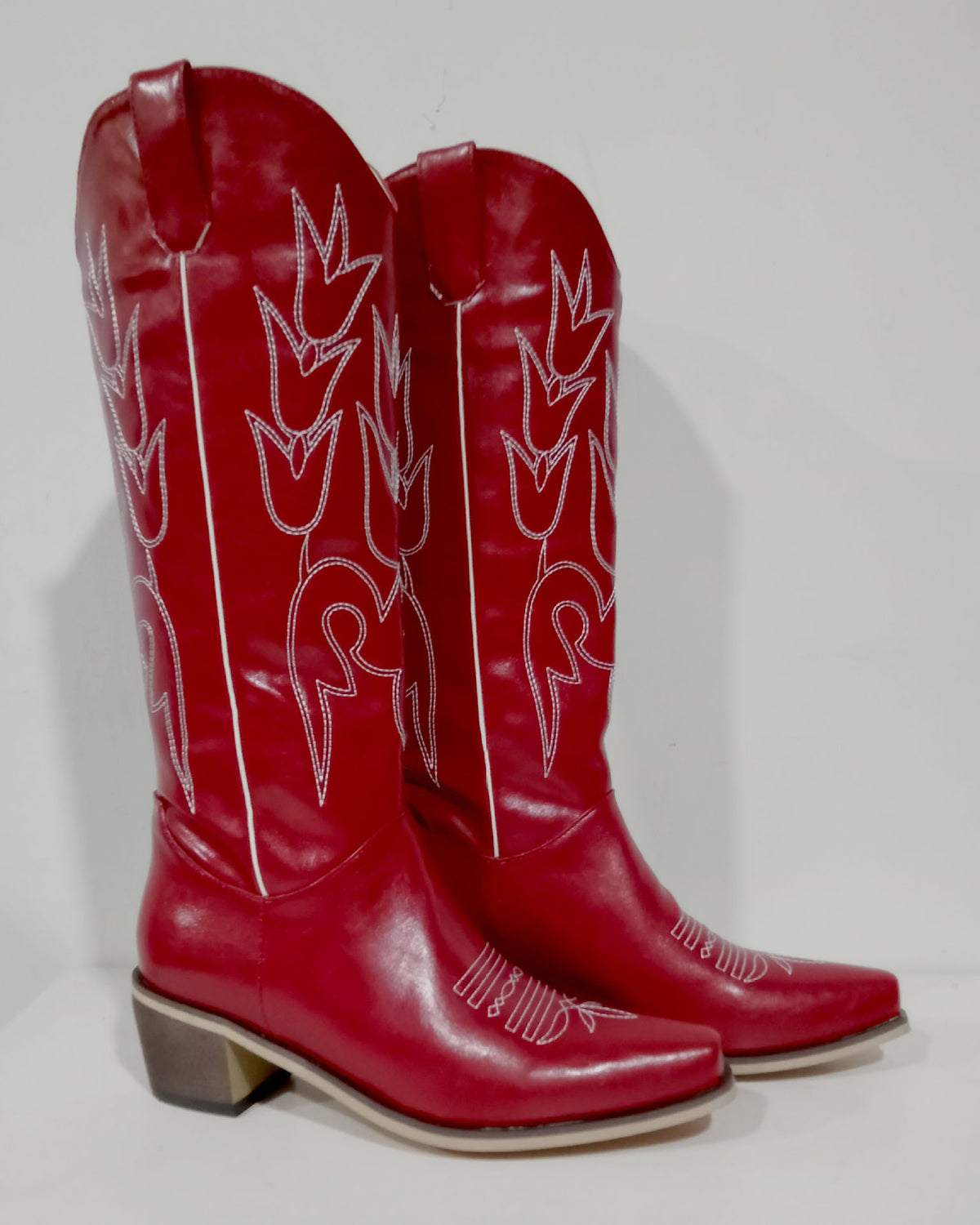 Bottes à talons carrés et bout pointu brodées de tulipes rouges