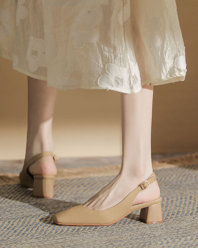 Sandalen mit klobigem Absatz, Riemen an der Rückseite und quadratischer Zehenpartie