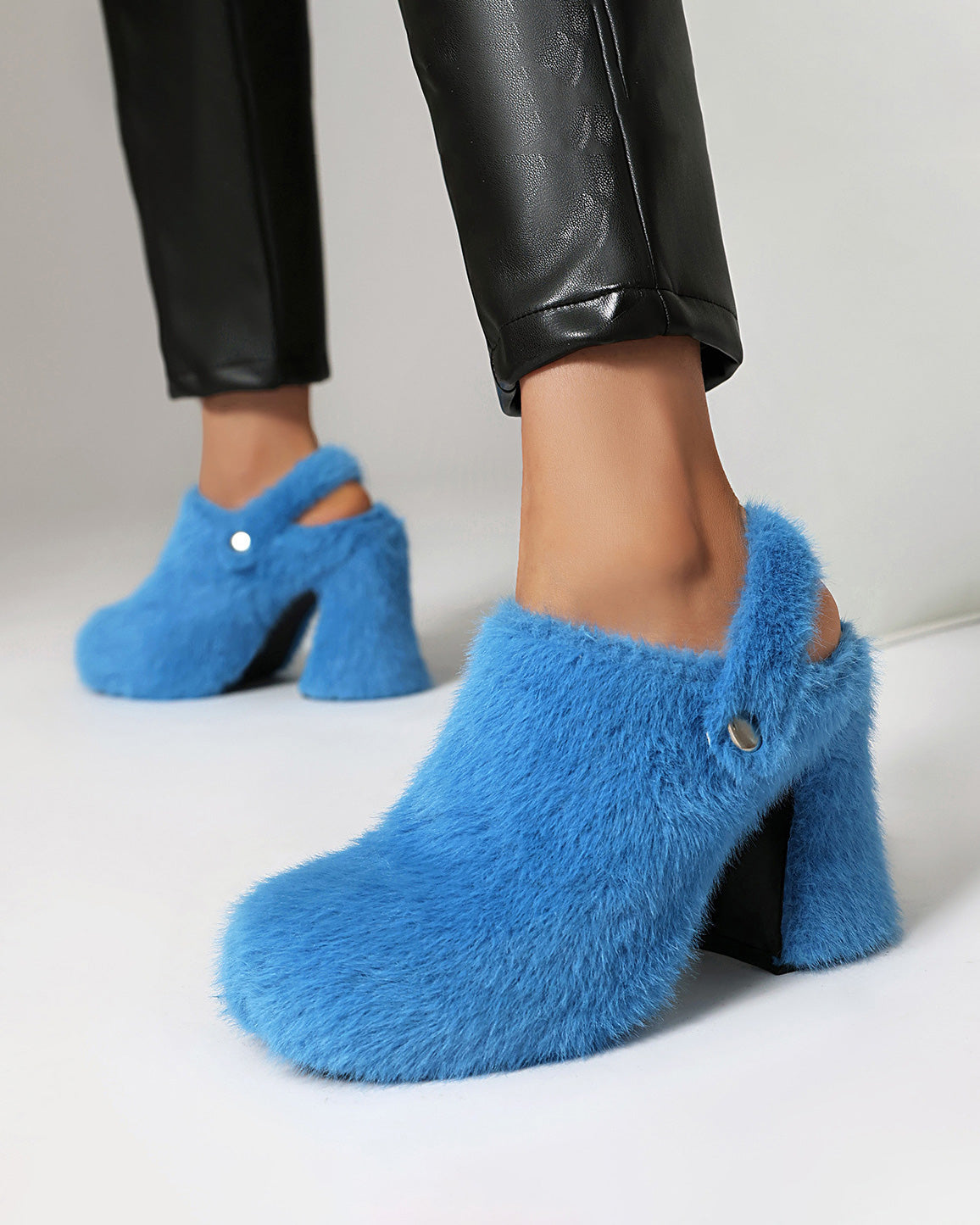 Chunky heeled platform furry shoes