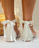 Pointed hollow pearl straps heel strap low heel sandals