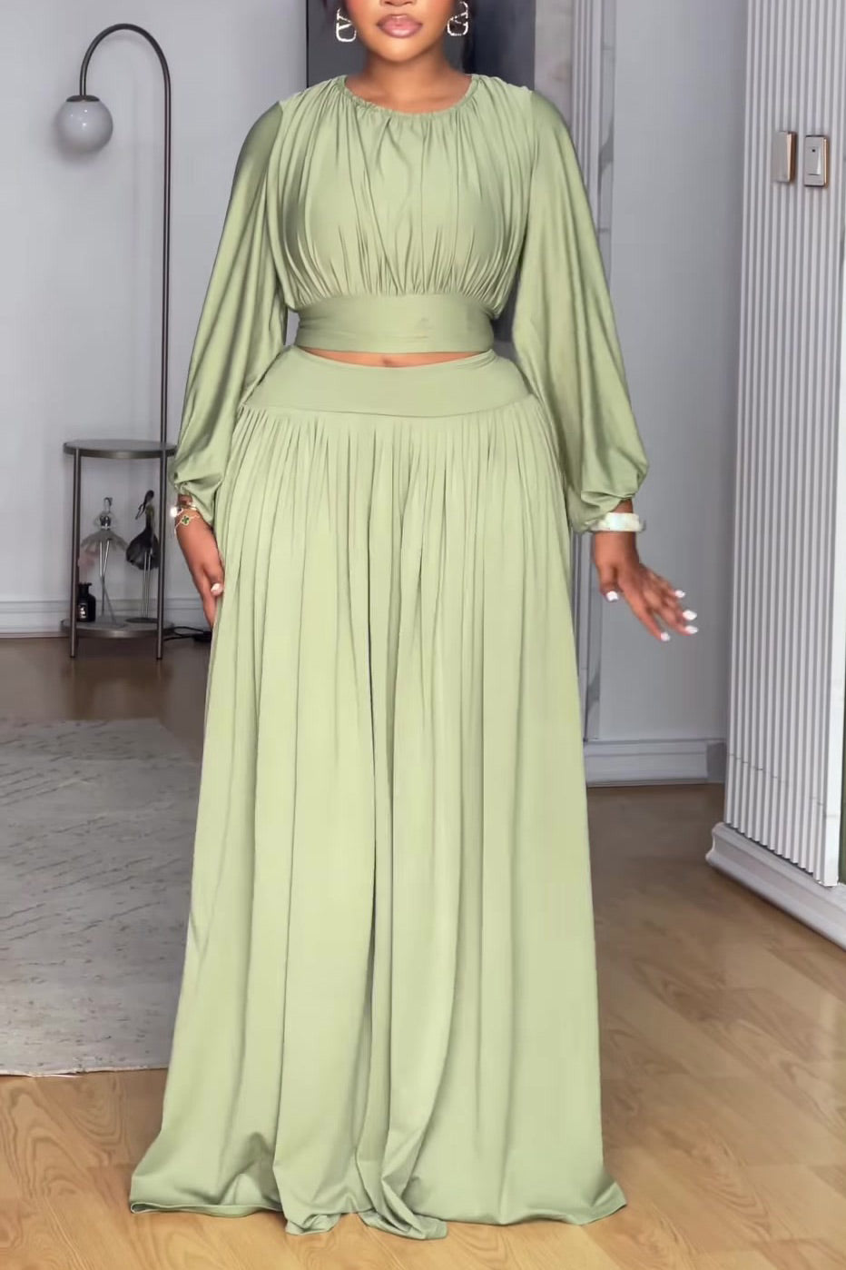 Round neck long-sleeved top elastic waist pleated skirt two-piece set