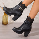 Kurze Schnürstiefel mit dickem Absatz und Schnürung