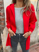 Lässige Wolljacke mit Kapuze und Tasche in mittlerer Länge