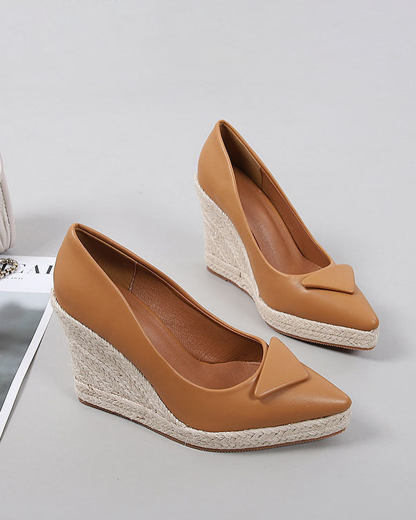 Espadrilles-Sandalen mit Keilabsatz und Sohle aus gewebtem Stroh