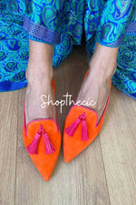 Ballerine con tacco basso, punta affilata, scollatura bassa, nappe color block