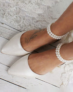 Pointed hollow pearl straps heel strap low heel sandals