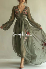 The Wizard of Oz V-neck embroidered chiffon dress