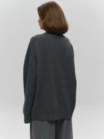 Loose and simple pullover solid color knitted sweater