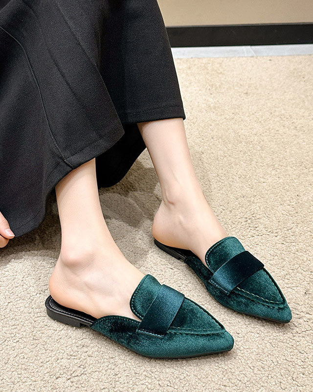 Pantoufles mules à bout pointu en daim