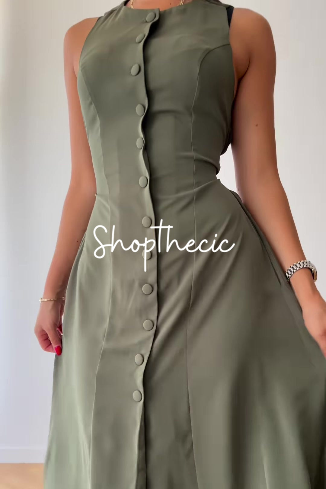 Round neck sleeveless single-breasted fitted waist belted maxi dress