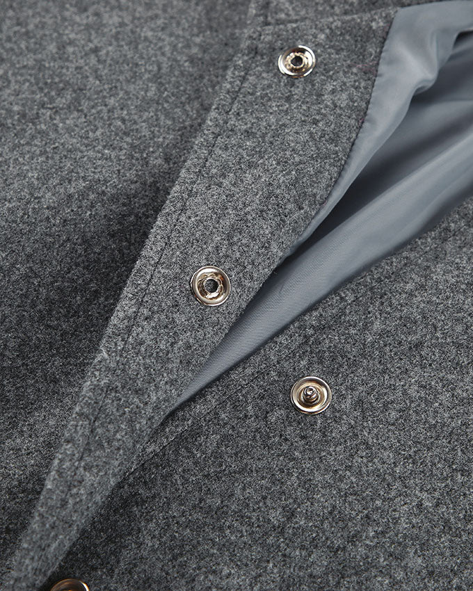 Grauer übergroßer Wollmantel mit Stehkragen