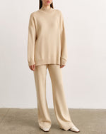 Einfarbiges Strickpullover-Set mit Rollkragen und Schlitz