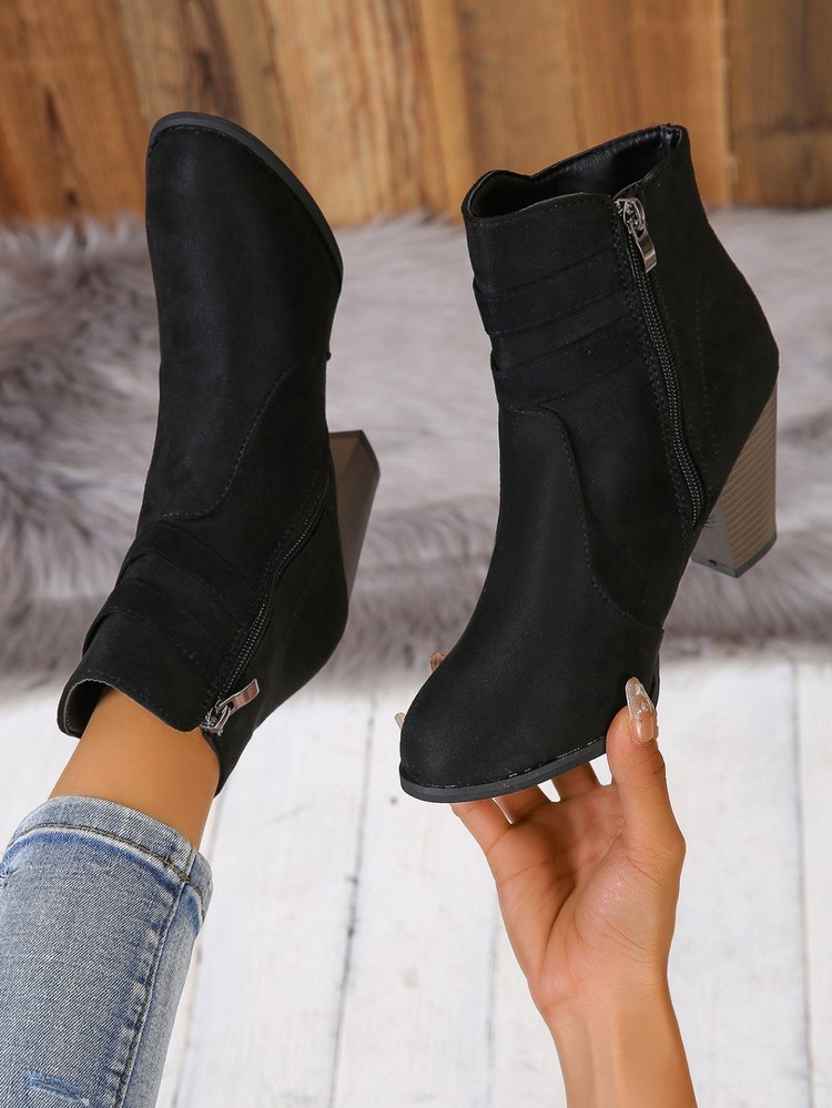 Bottes Martin à talon carré en daim avec boucle de ceinture et fermeture éclair latérale