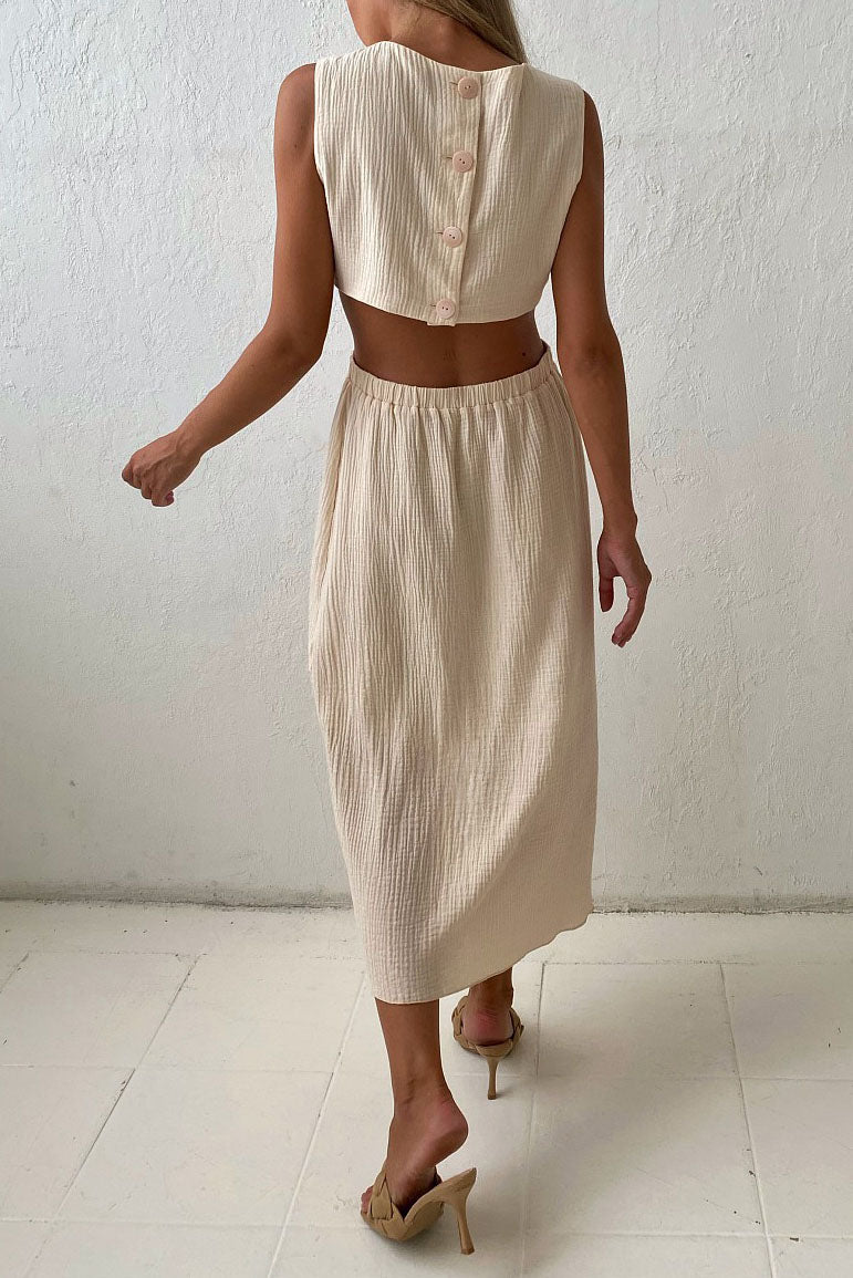 Ärmelloses Kleid mit einem Knopfverschluss auf der Rückseite