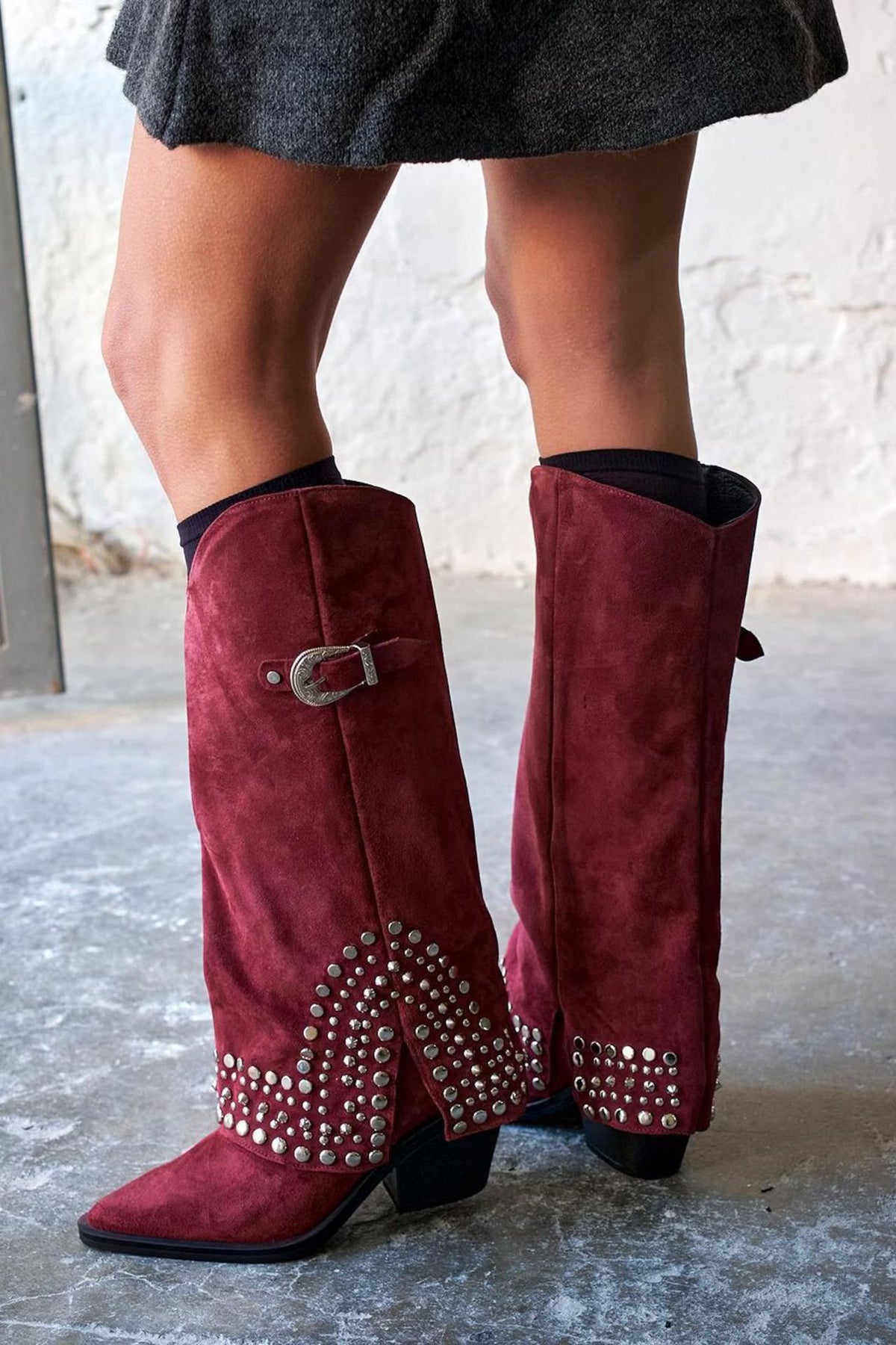 Suede pointed toe metal buckle rivet thick heel wide-leg slouch boots